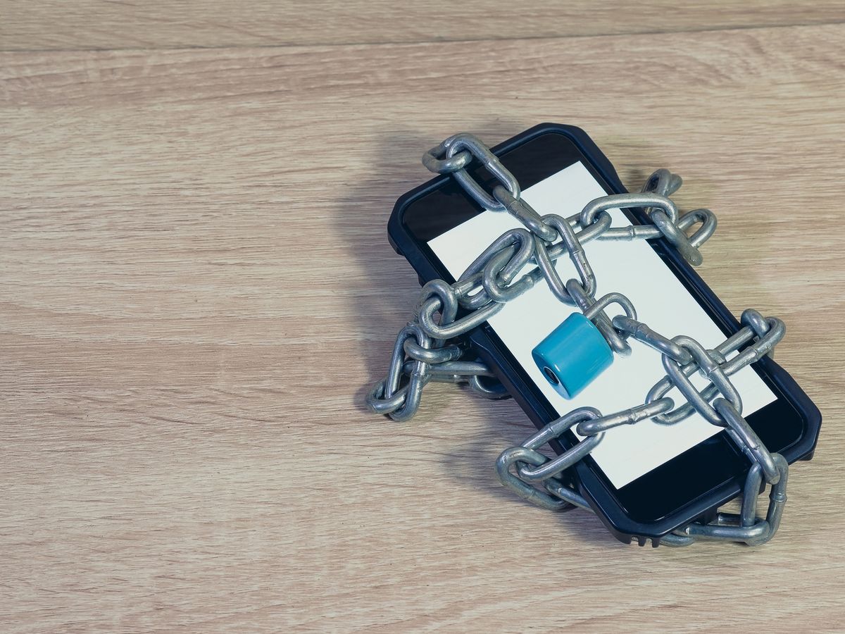 Jak odblokować zablokowany wzorem telefon Samsung J5?